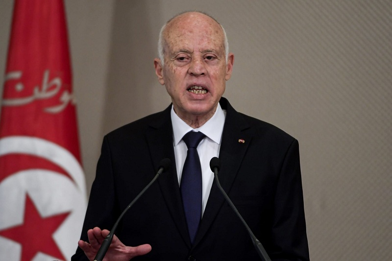 تطورات جديدة.. الرئيس التونسي يصدر أمراً رئاسياً جديداً بإعفاء عدد من الوزراء