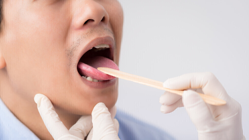 علامات تحذيرية "داخل الفم" لمستويات فيتامين B12 المنخفضة