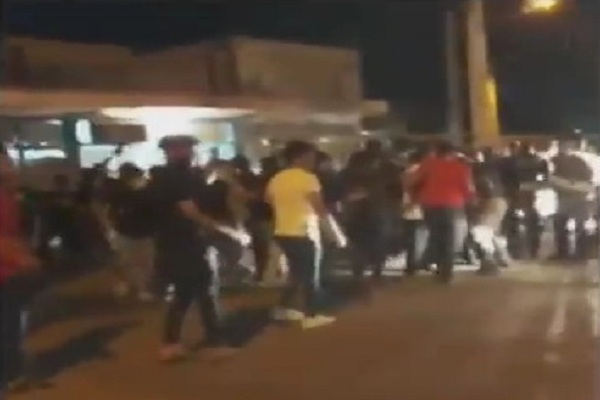 شاهد .. إطلاق نار على المتظاهرين بالأحواز وشن حملة اعتقالات