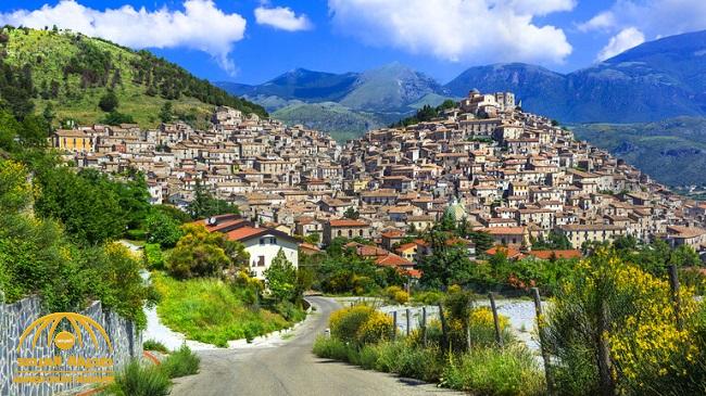 "جنة" جنوب إيطاليا تطلب سكانًا للعيش فيها مقابل 33 ألف دولار.. وتكشف عن الشروط المطلوبة
