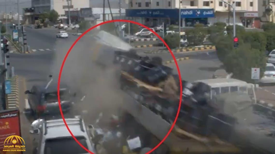 محامٍ سعودي يكشف عن العقوبة التي تنتظر سائق شاحنة "محايل عسير" التي سحقت عددا من المركبات