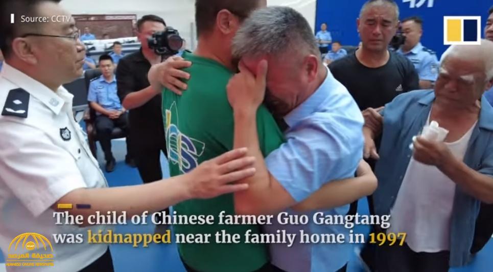 بالفيديو: قصة مؤثرة لصيني ظل يبحث عن ابنه المخطوف لأكثر من عقدين بالدراجات النارية.. وبعد 24 عاما كانت المفاجأة!