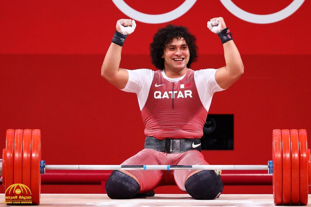 شاهد .. قطري من أصل مصري يحطم الرقم الأولمبي ويحصد أول ذهبية لبلاده في تاريخ الأولمبياد