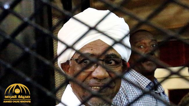 " يقطع رقبتي قاض سوداني وليس خواجة" .. أول تعليق من "البشير" بشأن تسليمه للمحكمة الجنائية الدولية