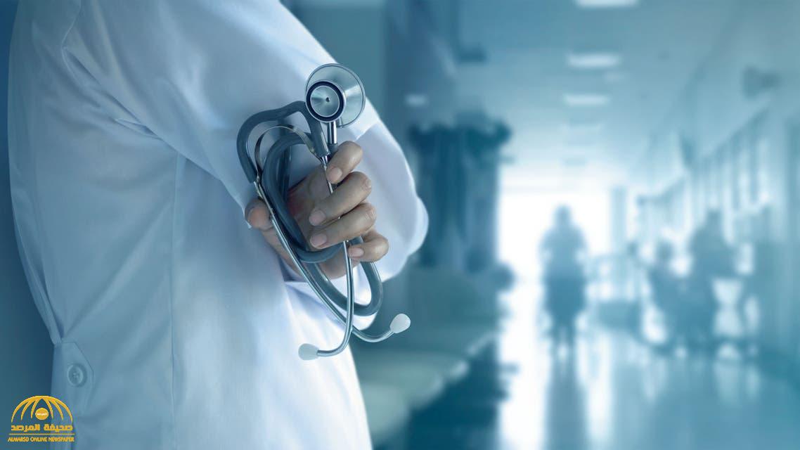 تفاصيل الحكم لصالح طبيب سعودي فصل من عمله بعد 6 أشهر من التعاقد
