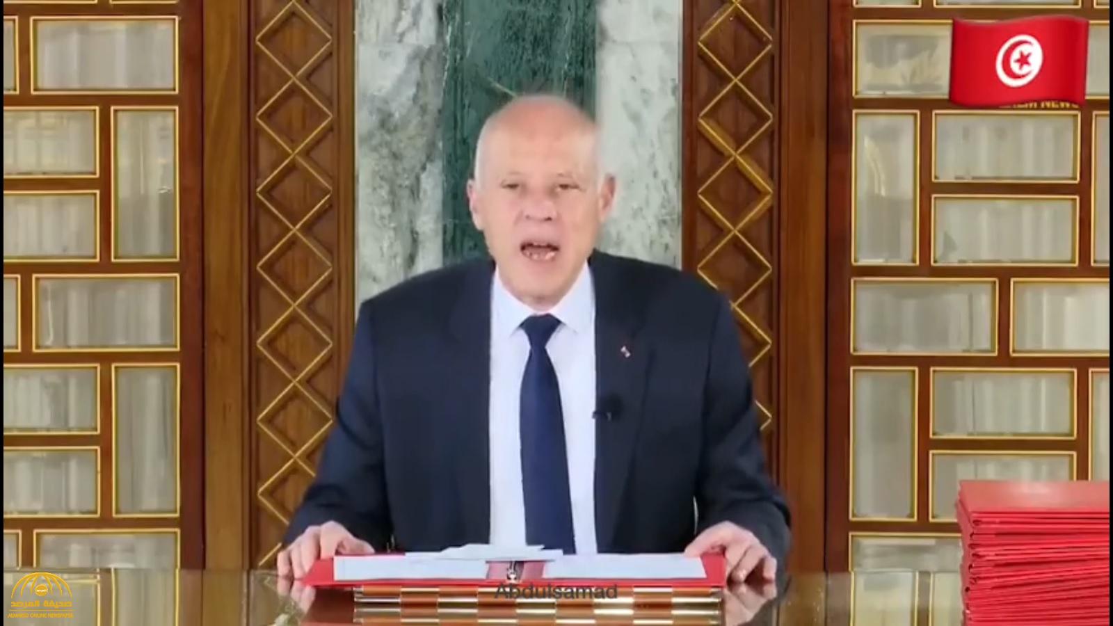 شاهد.. فيديو مثير للجدل للرئيس التونسي وهو يستشهد بآية غير موجودة في القرآن!