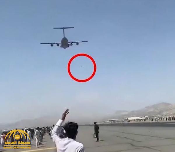 أول تعليق من طالبان على مشاهد سقوط أفغان من طائرة  أمريكية بعد إقلاعها  من مطار كابل