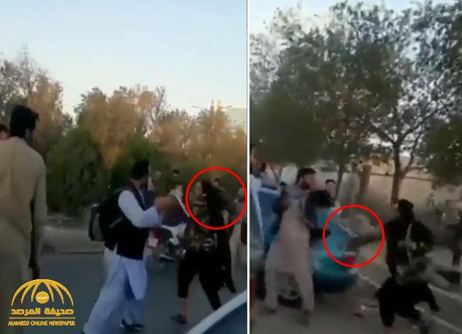 شاهد.. عناصر من طالبان تعتدي بالضرب على الأفغان في شوارع كابل