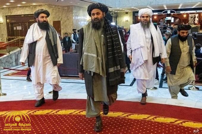 شاهد.. لحظة دخول عناصر طالبان القصر الرئاسي في كابل بعد مغادرة الرئيس الأفغاني وتخليه عن السلطة