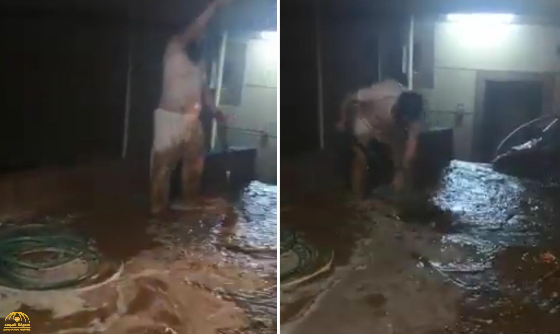 شاهد.. غرق منزل مواطن بسبب الأمطار في فيفاء