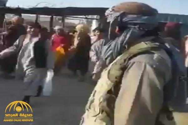 شاهد : حركة طالبان تفرج عن السجناء بعد اقتحام سجن تخار المركزي في أفغانستان