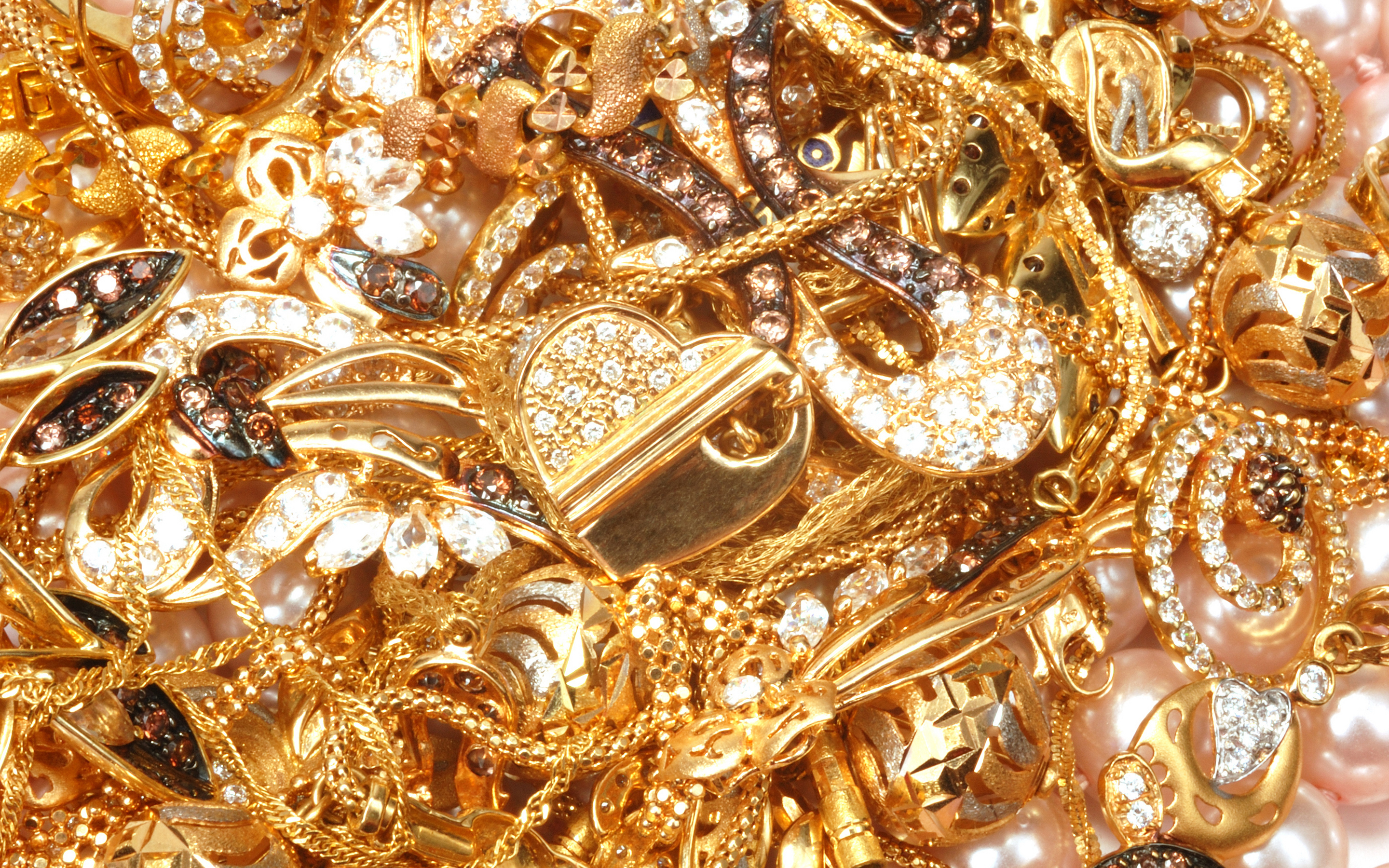 مزاد علني لبيع “مشغولات ذهبية” في جمرك الرياض .. والكشف عن الشروط و الضوابط