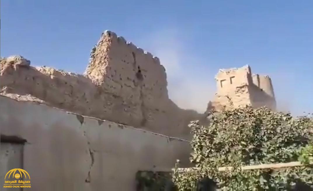شاهد: عناصر حركة طالبان يهدمون إحدى القلاع التاريخية بولاية هلمند