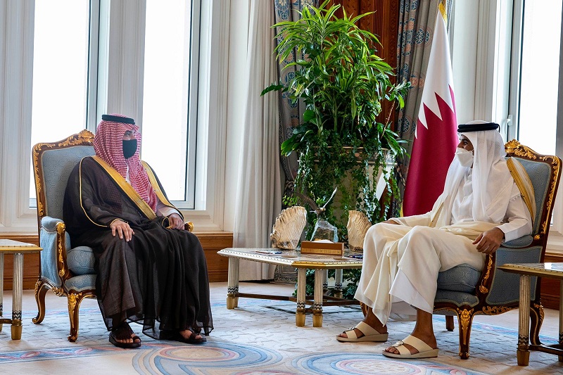 بالصور: أمير قطر يستقبل وزير الداخلية الأمير عبدالعزيز بن سعود بن نايف