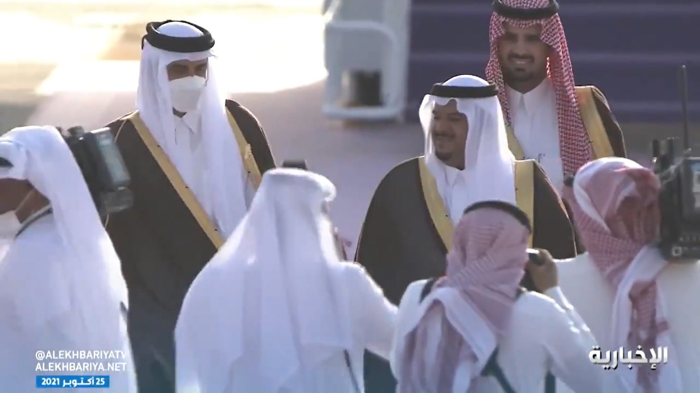 شاهد .. لحظة وصول أمير قطر للرياض للمشاركة في قمة مبادرة الشرق الأوسط الأخضر