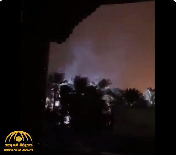 شاهد..انفجار محول كهربائي بسبب إعصار شاهين في ولاية الرستاق بسلطنة عمان