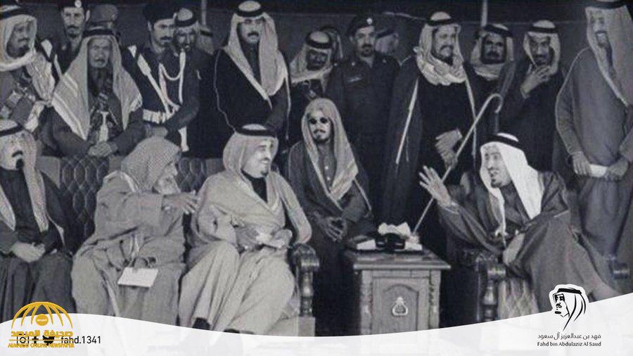 شاهد: صورة نادرة تجمع 4 ملوك في إحدى المناسبات.. والكشف عن تاريخ ومكان التقاطها