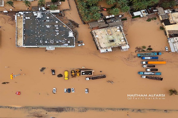 "غطى كل شيء بالمياه"... شاهد: صور ومقاطع جوية صادمة من 3 ولايات في عمان بعد إعصار "شاهين"