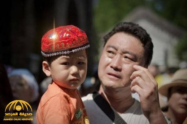 أب صيني يلجأ إلى صناعة دواء منزلي لإنقاذ حياة ابنه المصاب بمرض خطير.. وعند حقنه كانت المفاجأة!