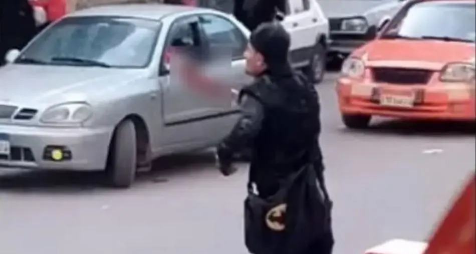 مصر: شاهد عيان يكشف عن حواره مع الشخص الذي قطع رأس زميله.. وسر عدم دفاعه عن القتيل