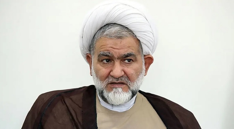 رجل دين إيراني يعترف بقتل متظاهرين بإطلاق النار عليهم.. ويتحدى محاكمته!