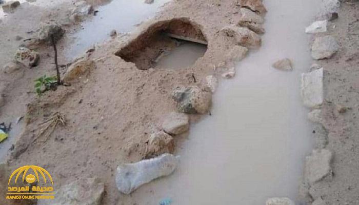 شاهد.. .الأمطار تغرق  محافظة مصرية وتجرف جثث الموتى من المقابر