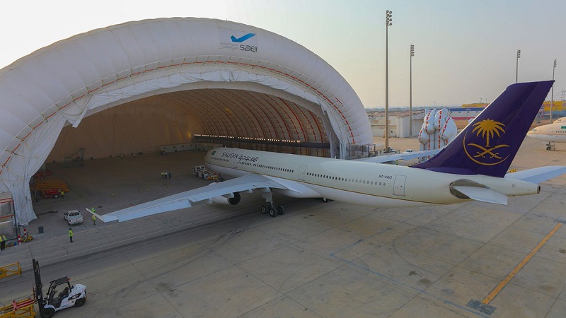 شاهد.. أكبر حظيرة طائرات عملاقة بالعالم قابلة للنفخ في مطار جدة
