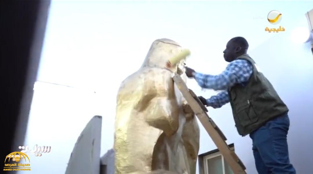 بطول 3 متر.. شاهد : ‏فنان سعودي يصنع أكبر تمثال في تاريخ المملكة لولي العهد