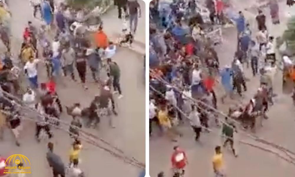 مصر: شاهد.. فيديو جديد لحظة القبض على الشاب الذي قطع رأس صديقه وسحبه على الأرض وسط شارع عام