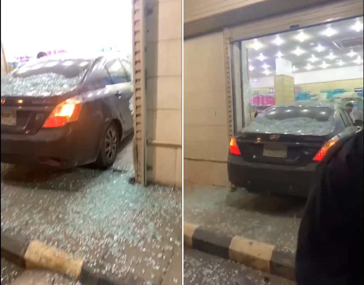 شاهد: مركبة تقتحم صيدلية في "المدينة" وتحطم واجهتها الزجاجية.. وجرس الإنذار يدوي