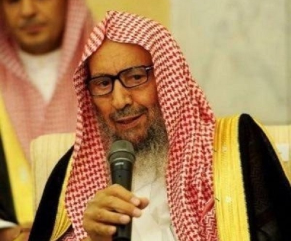 تفاصيل نقل الشيخ صالح اللحيدان إلى "العناية المركزية" بعد تعرضه لأزمة صحية مفاجئة