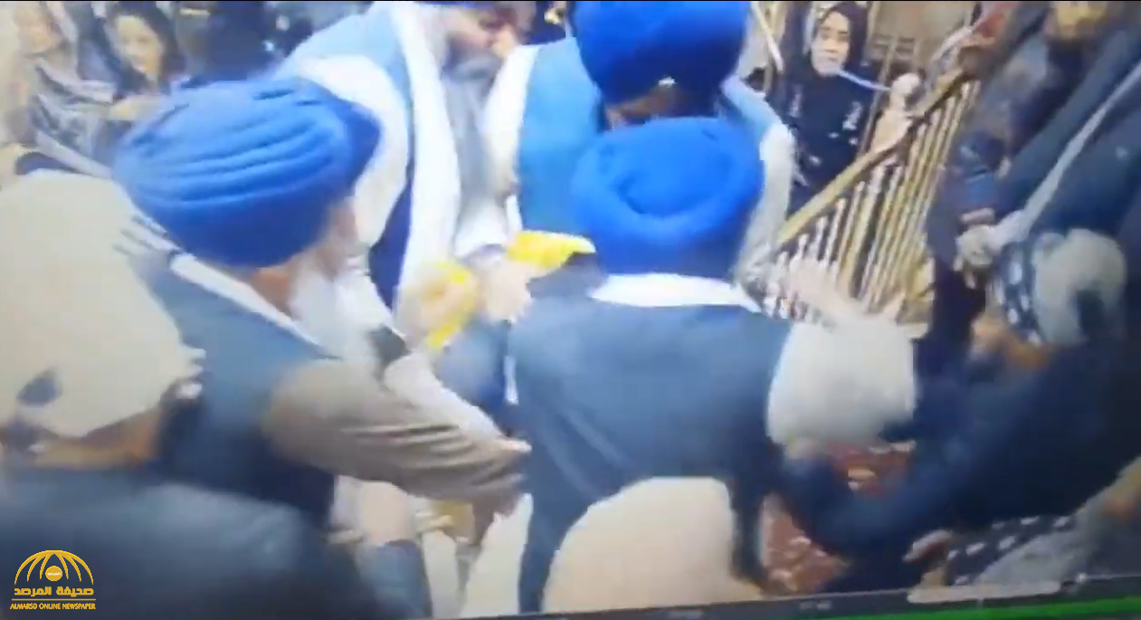 شاهد: ضرب رجل هندي حتى الموت داخل معبد  للسيخ