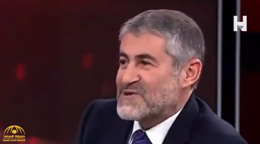 شاهد أغرب إجابة  لـ"وزير المالية التركي" بشأن أسباب تدهور الليرة وانهيار الاقتصاد في بلاده