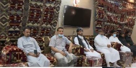 شاهد.. أول لقاء بذوي المقيم اليمني المتوفي بسقوط المقذوف الحوثي على صامطة!