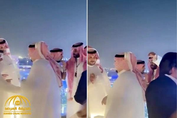 شاهد.. فيديو يجمع الأمير محمد بن سلمان وولي عهد البحرين مع عدد من الأمراء خلال سباق "فورمولا1" بجدة