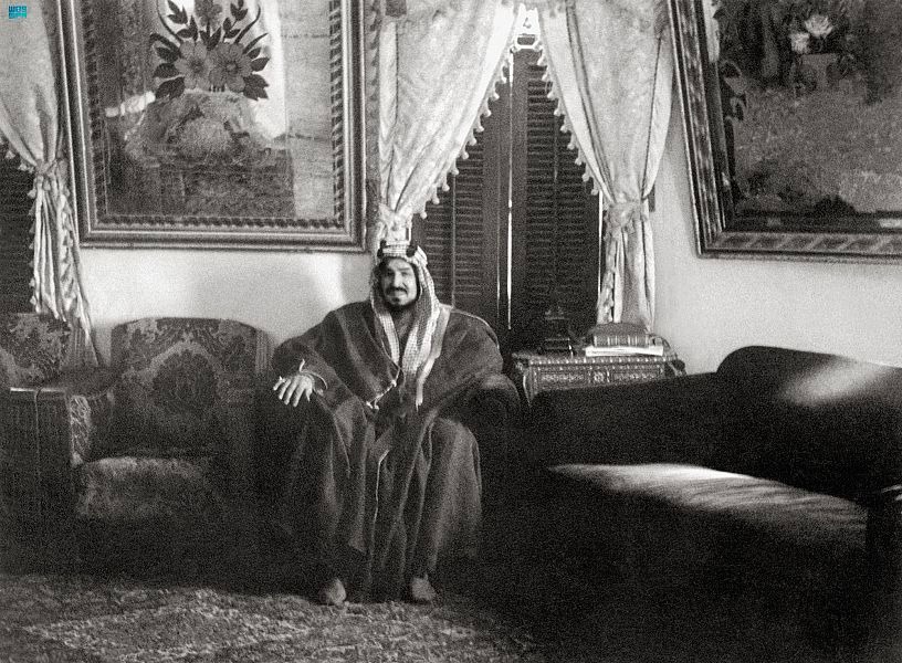 الكشف عن أسماء بنات الملك عبدالعزيز اللاتي على قيد الحياة