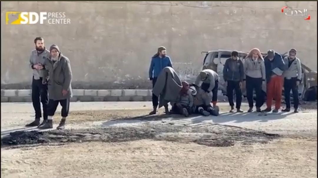 شاهد.. لحظة استسلام "عناصر داعش" في  سجن غويران بالحسكة السورية