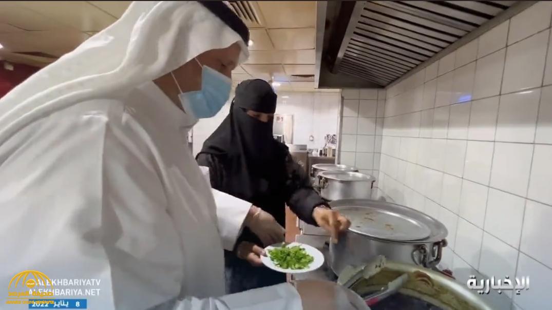 بالفيديو.. مواطن يروي كيف أصبح مالك لسلسلة مطاعم في المملكة بعدما كان حارس أمن؟