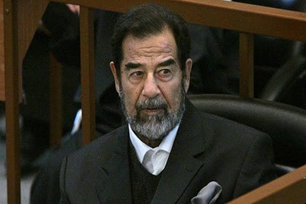 محامية صدام حسين تكشف عن ردة فعله عندما رأى صوراً لجريمة بشعة بحق العراقيين في "أبوغريب"