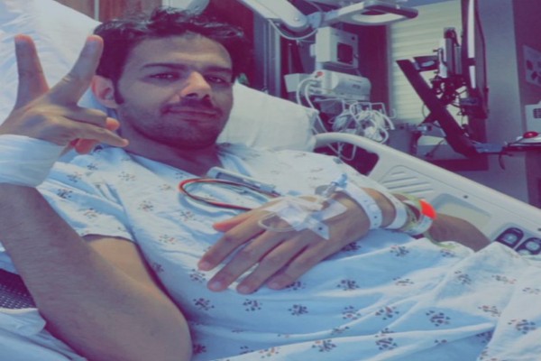 محارب السرطان "بن جروان" يكشف عن إجرائه عملية جراحية معقدة قد تسبب الشلل أو الموت.. ويعلق:"ماني مرتاح"