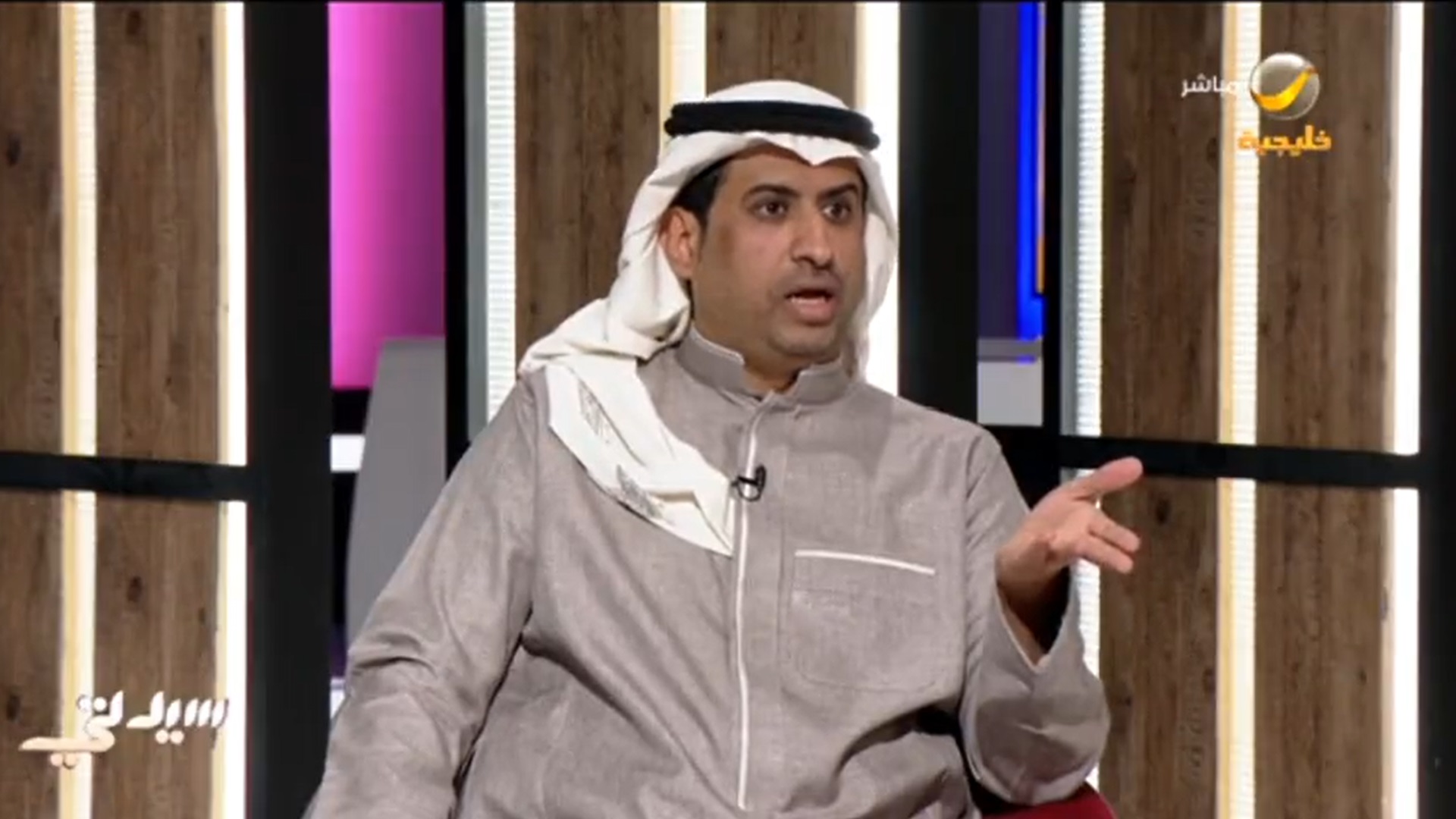 بالفيديو.. أشهر كاتب سعودي محارب للعنصرية يُفاجئ مذيعات "سيدتي" بشأن موقفه من زواج ابنته من قبيلة أخرى